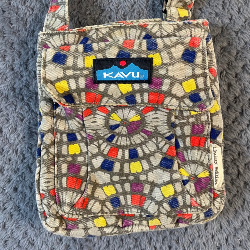 KAVU Limited Edition Geometric Mosaic Small Crossbody Bag Festival Travel Boho - Picture 2 of 10